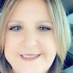 Meet your Posher, Monique